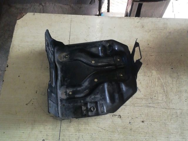 bontott SUZUKI SWIFT III Akkumulátor Tartó