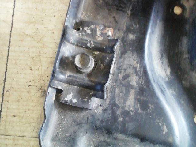 bontott SUZUKI SWIFT III Akkumulátor Tartó