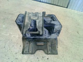 bontott SUZUKI SWIFT III Akkumulátor Tartó