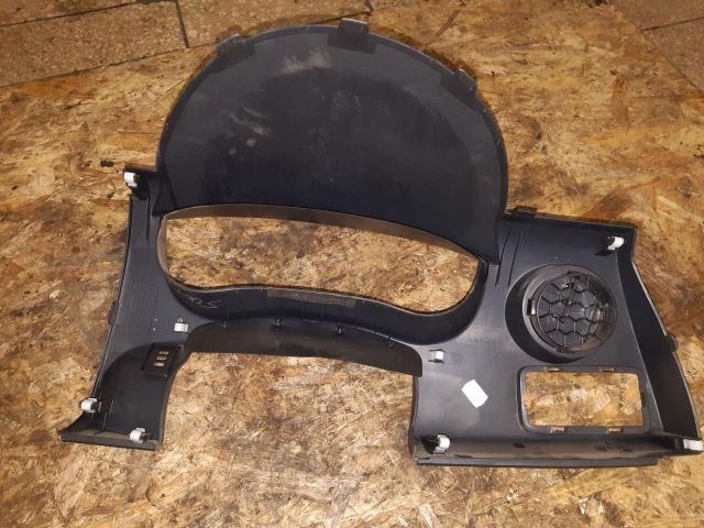 bontott SUZUKI SWIFT III Alsó Műszerfal Burkolat