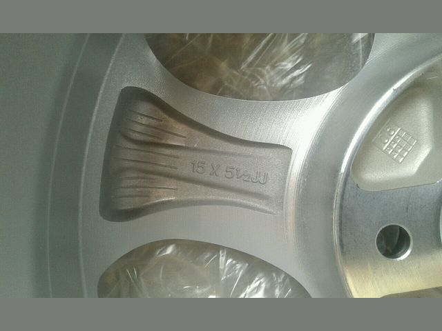 bontott SUZUKI SWIFT III Alufelni (1 db)