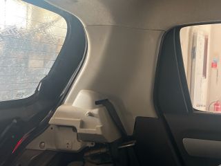 bontott SUZUKI SWIFT III Bal C Oszlop Burkolat