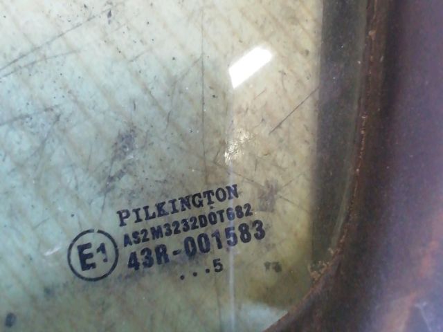 bontott SUZUKI SWIFT III Bal C Oszlop Oldalablak Üveg