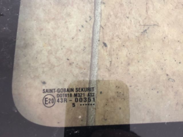 bontott SUZUKI SWIFT III Bal C Oszlop Oldalablak Üveg