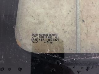 bontott SUZUKI SWIFT III Bal C Oszlop Oldalablak Üveg