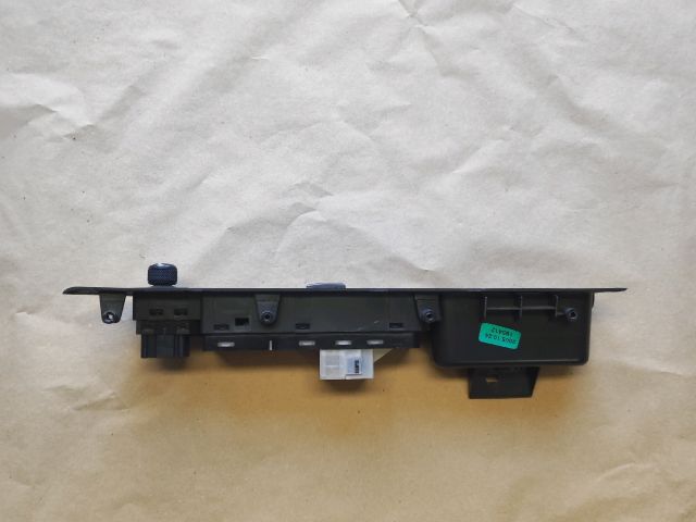 bontott SUZUKI SWIFT III Bal első Ablakemelő Kapcsoló