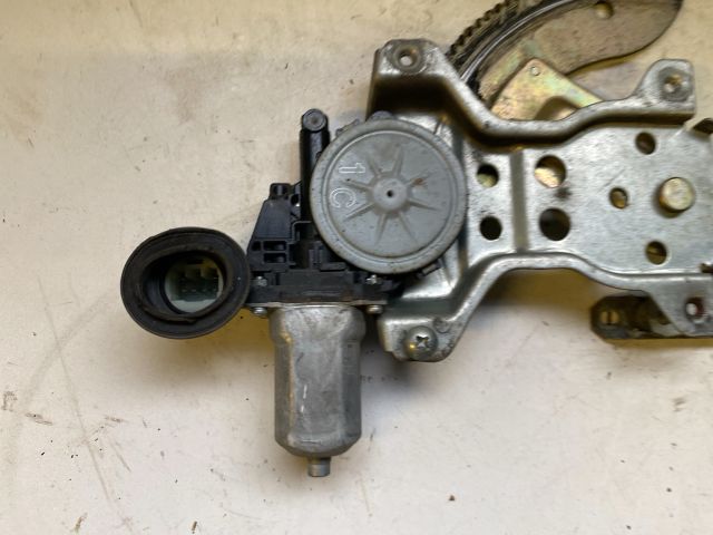 bontott SUZUKI SWIFT III Bal első Ablakemelő Motor