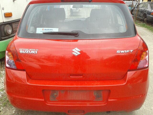 bontott SUZUKI SWIFT III Bal első Ablakemelő Motor