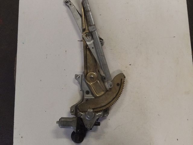 bontott SUZUKI SWIFT III Bal első Ablakemelő Szerkezet (Elektromos)