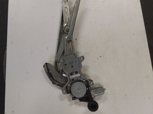 bontott SUZUKI SWIFT III Bal első Ablakemelő Szerkezet (Elektromos)