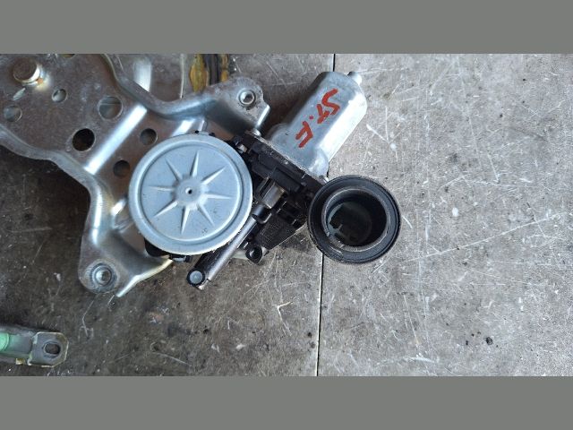 bontott SUZUKI SWIFT III Bal első Ablakemelő Szerkezet (Elektromos)