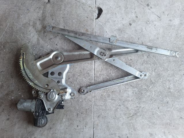 bontott SUZUKI SWIFT III Bal első Ablakemelő Szerkezet (Elektromos)