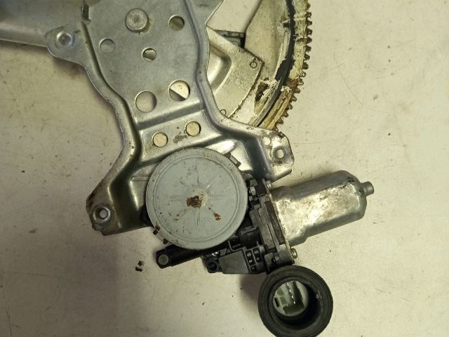 bontott SUZUKI SWIFT III Bal első Ablakemelő Szerkezet (Elektromos)