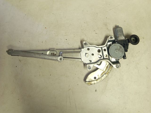 bontott SUZUKI SWIFT III Bal első Ablakemelő Szerkezet (Elektromos)