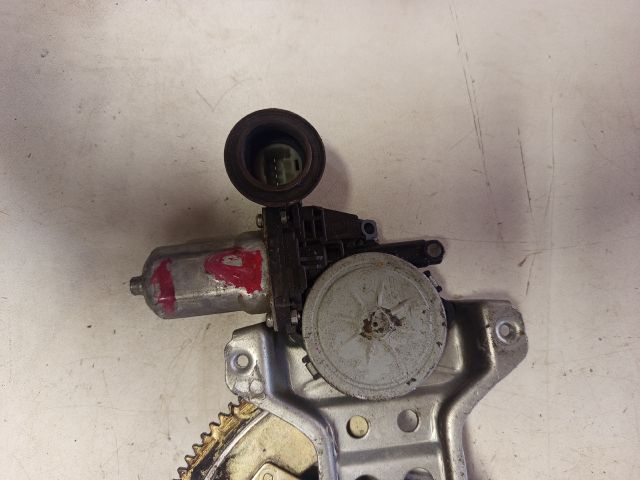 bontott SUZUKI SWIFT III Bal első Ablakemelő Szerkezet (Elektromos)