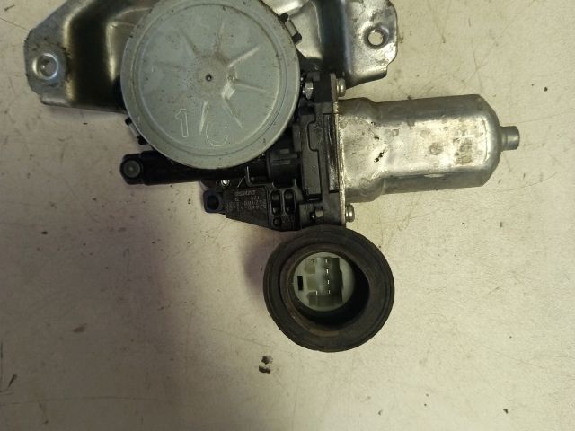 bontott SUZUKI SWIFT III Bal első Ablakemelő Szerkezet (Elektromos)