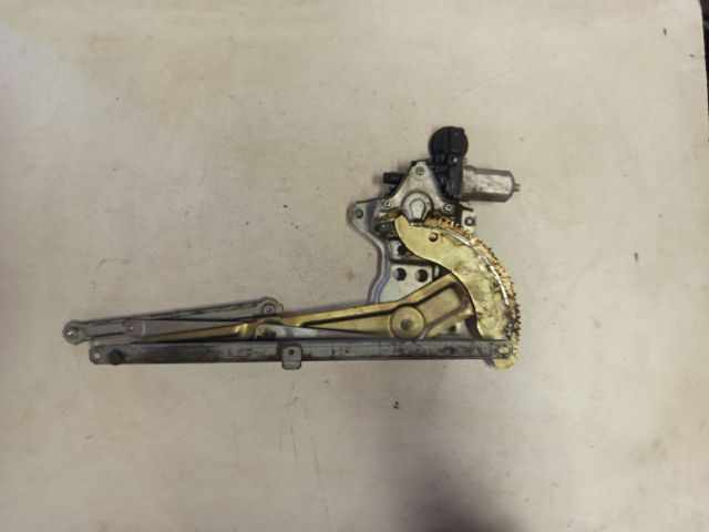 bontott SUZUKI SWIFT III Bal első Ablakemelő Szerkezet (Elektromos)