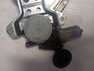 bontott SUZUKI SWIFT III Bal első Ablakemelő Szerkezet (Elektromos)