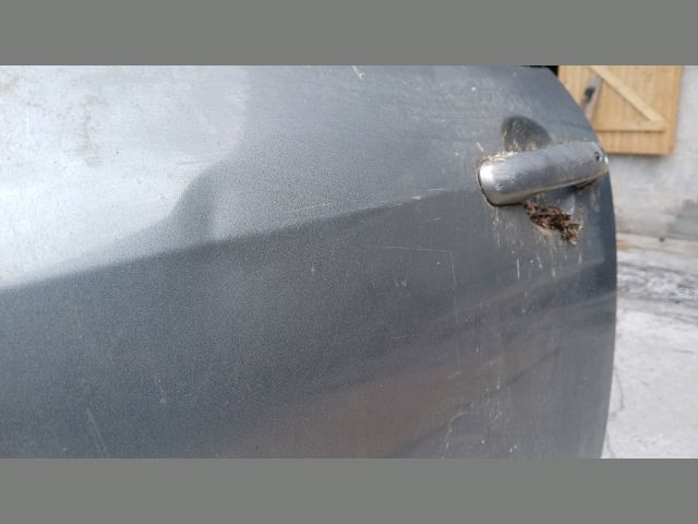 bontott SUZUKI SWIFT III Bal első Ajtó (Részeivel)