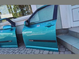 bontott SUZUKI SWIFT III Bal első Ajtó (Részeivel)