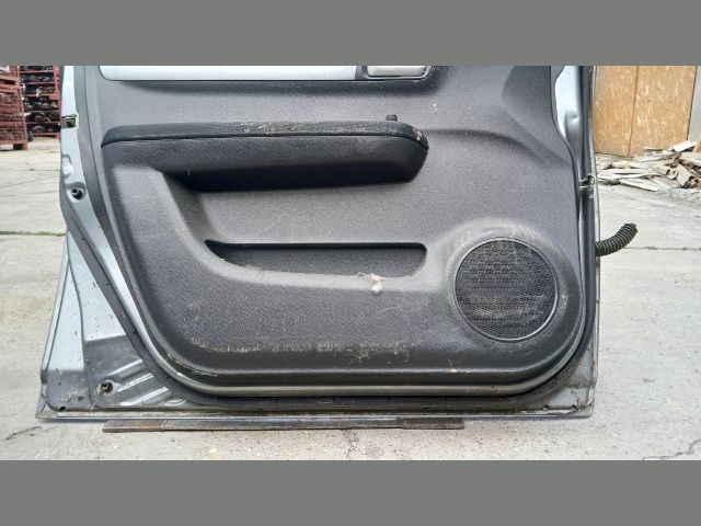 bontott SUZUKI SWIFT III Bal első Ajtó (Részeivel)