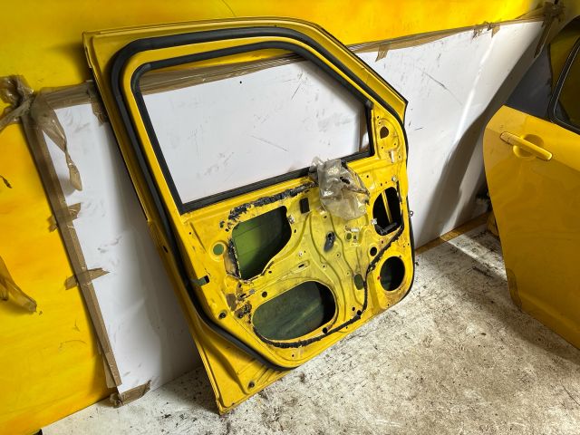 bontott SUZUKI SWIFT III Bal első Ajtó (Üres lemez)