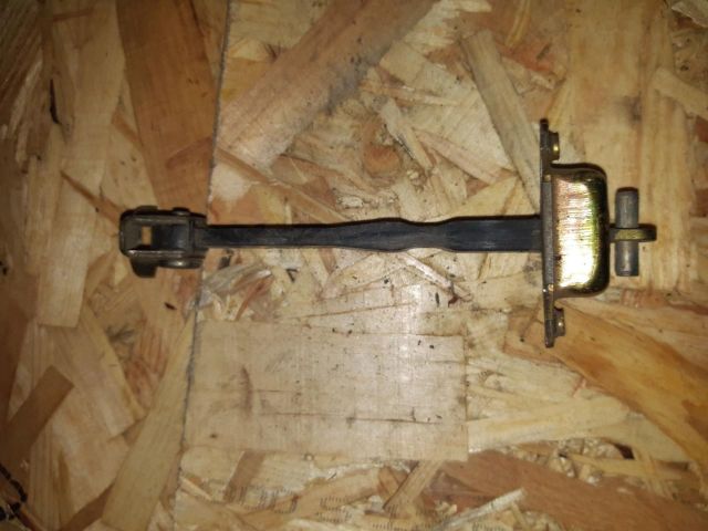 bontott SUZUKI SWIFT III Bal első Ajtóhatároló