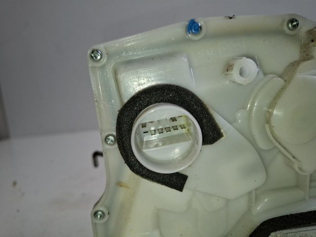 bontott SUZUKI SWIFT III Bal első Ajtózár