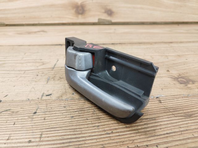 bontott SUZUKI SWIFT III Bal első Belső Kilincs