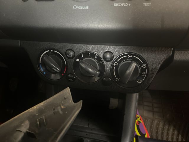 bontott SUZUKI SWIFT III Bal első Biztonsági Öv Csat