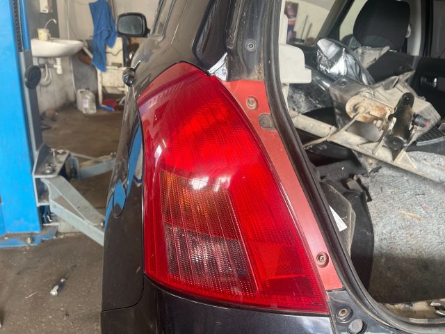 bontott SUZUKI SWIFT III Bal első Biztonsági Öv Csat