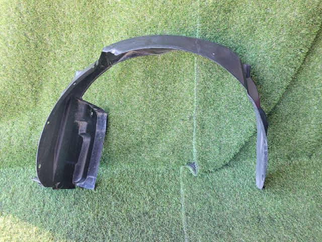 bontott SUZUKI SWIFT III Bal első Dobbetét (Kerékjárati, Műanyag)