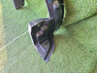 bontott SUZUKI SWIFT III Bal első Dobbetét (Kerékjárati, Műanyag)