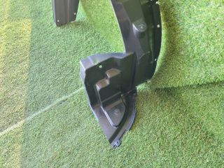 bontott SUZUKI SWIFT III Bal első Dobbetét (Kerékjárati, Műanyag)