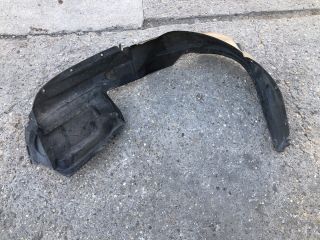 bontott SUZUKI SWIFT III Bal első Dobbetét (Kerékjárati, Műanyag)