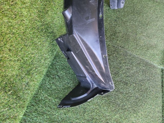 bontott SUZUKI SWIFT III Bal első Dobbetét (Kerékjárati, Műanyag)