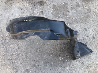 bontott SUZUKI SWIFT III Bal első Dobbetét (Kerékjárati, Műanyag)