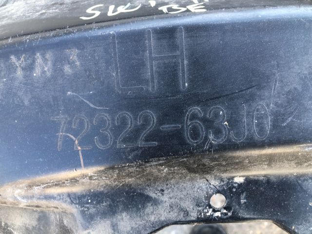 bontott SUZUKI SWIFT III Bal első Dobbetét (Kerékjárati, Műanyag)