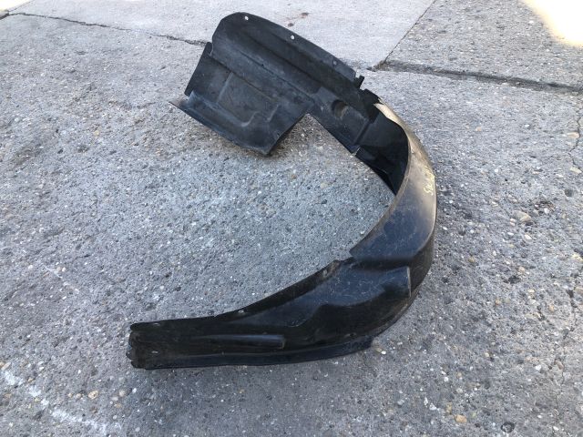 bontott SUZUKI SWIFT III Bal első Dobbetét (Kerékjárati, Műanyag)