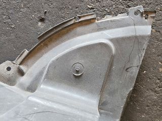 bontott SUZUKI SWIFT III Bal első Dobbetét (Kerékjárati, Műanyag)