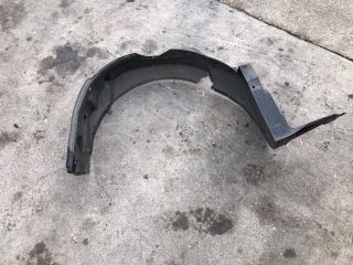 bontott SUZUKI SWIFT III Bal első Dobbetét (Kerékjárati, Műanyag)