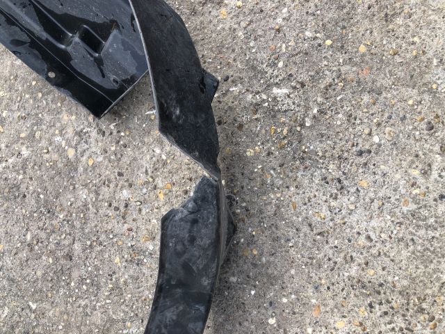 bontott SUZUKI SWIFT III Bal első Dobbetét (Kerékjárati, Műanyag)