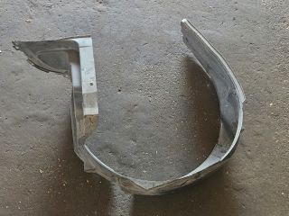 bontott SUZUKI SWIFT III Bal első Dobbetét (Kerékjárati, Műanyag)