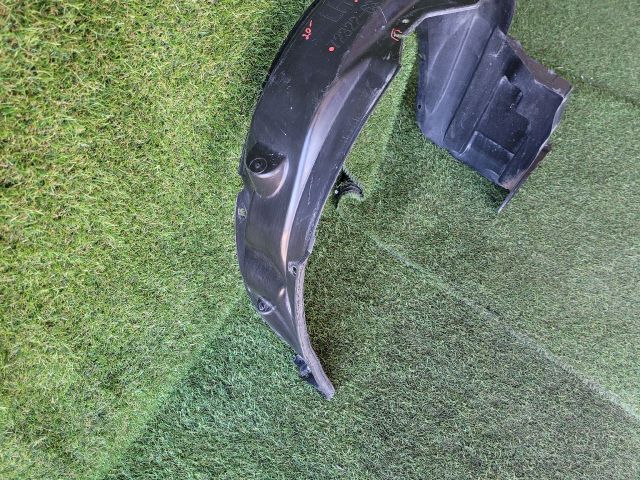 bontott SUZUKI SWIFT III Bal első Dobbetét (Kerékjárati, Műanyag)