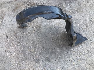 bontott SUZUKI SWIFT III Bal első Dobbetét (Kerékjárati, Műanyag)