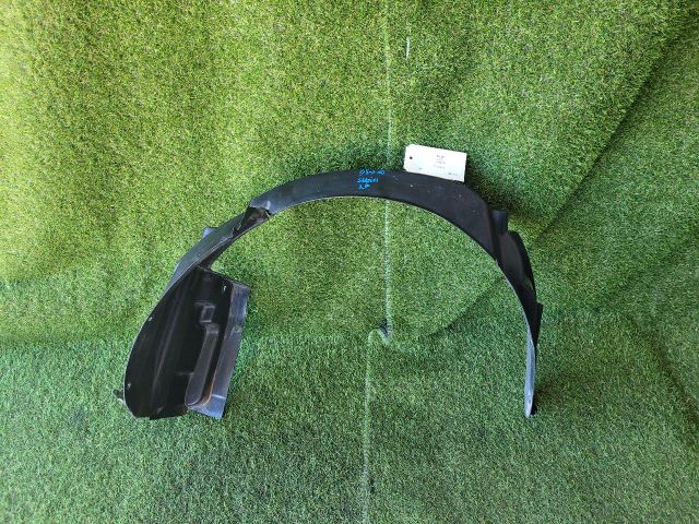 bontott SUZUKI SWIFT III Bal első Dobbetét (Kerékjárati, Műanyag)