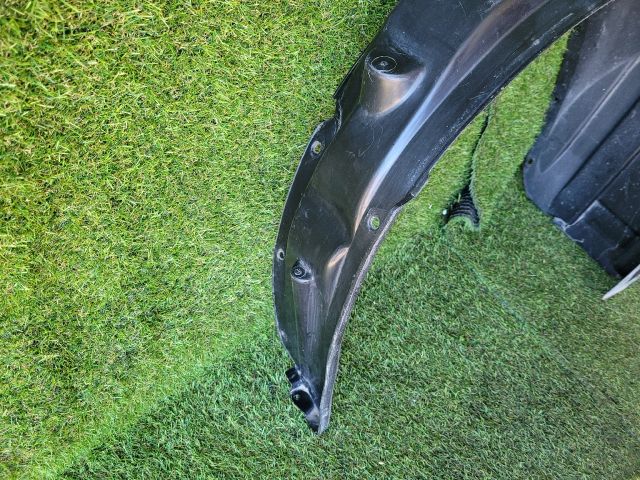 bontott SUZUKI SWIFT III Bal első Dobbetét (Kerékjárati, Műanyag)