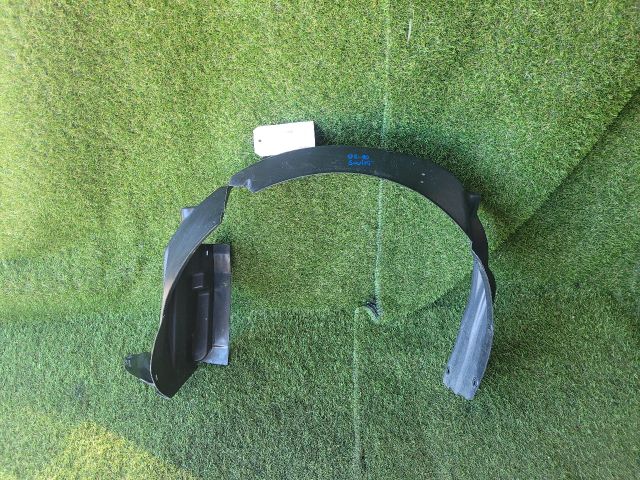 bontott SUZUKI SWIFT III Bal első Dobbetét (Kerékjárati, Műanyag)