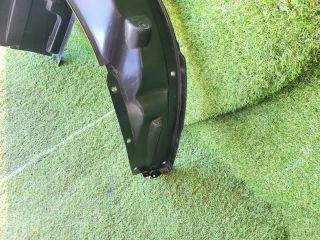 bontott SUZUKI SWIFT III Bal első Dobbetét (Kerékjárati, Műanyag)