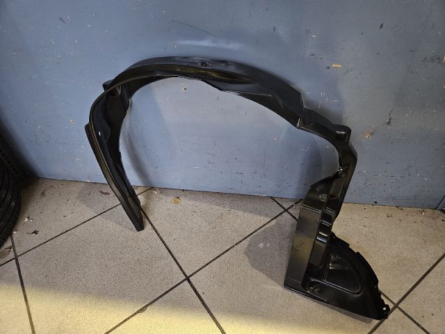 bontott SUZUKI SWIFT III Bal első Első Dobbetét (Kerékjárati, Műanyag)